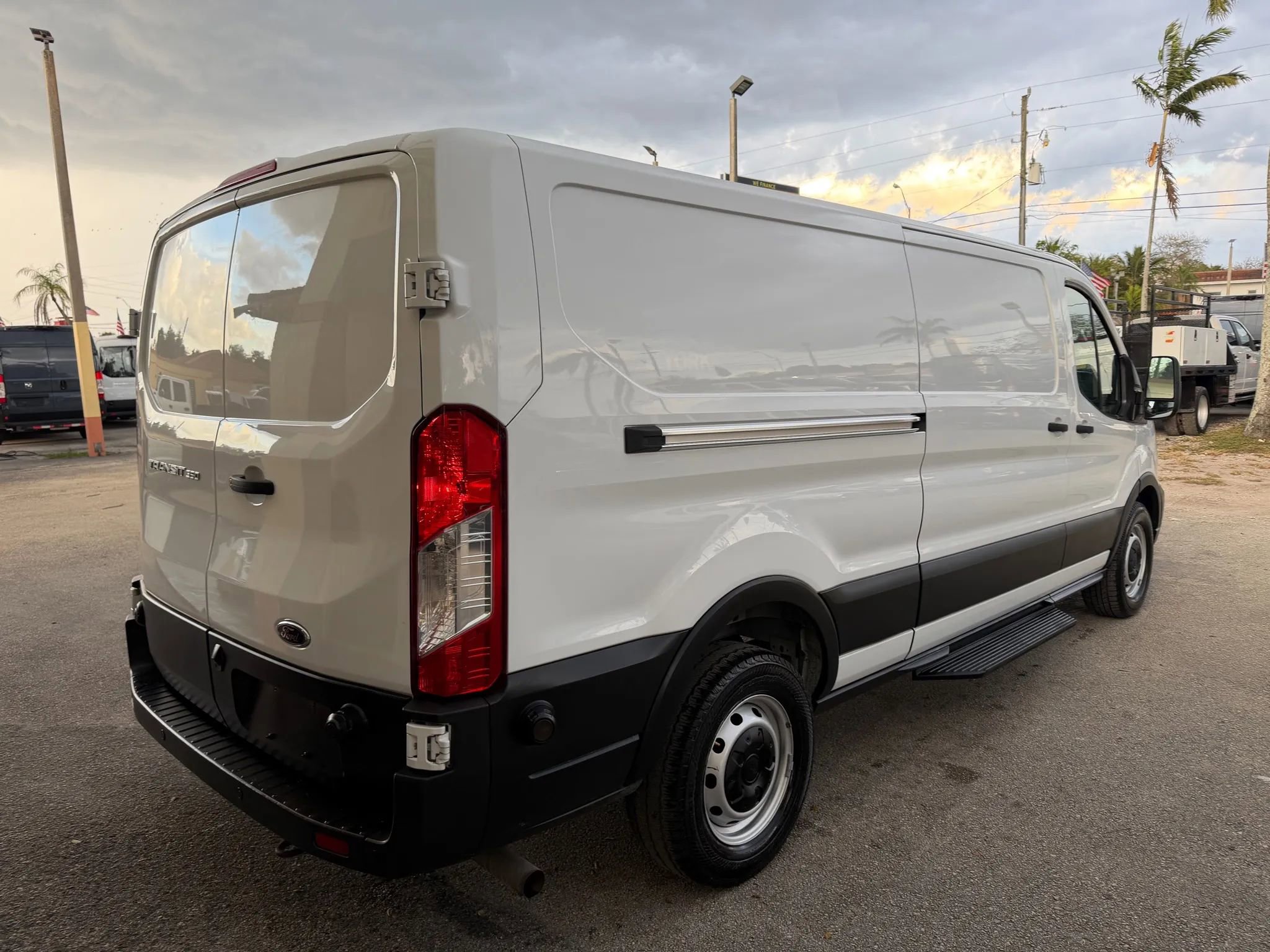 Used 2020 Ford Transit 350 XLT w/ Upfitter Package image 7
