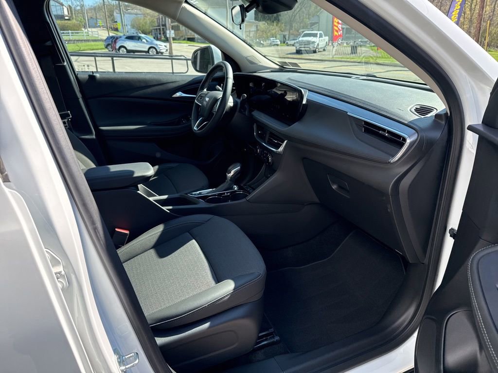 Used 2024 Buick Encore GX Preferred w/ Comfort Package image 27