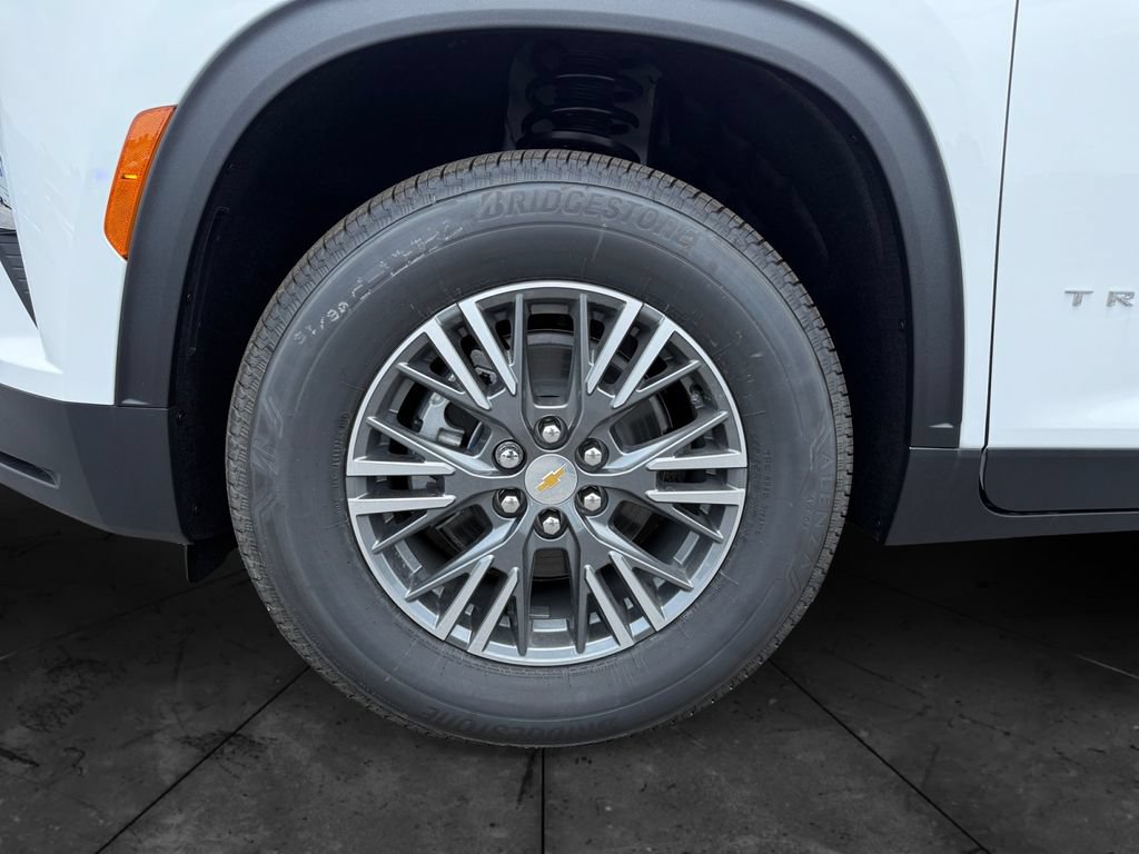 New 2026 Chevrolet Traverse LT w/ Driver Confidence Package FWD image 14