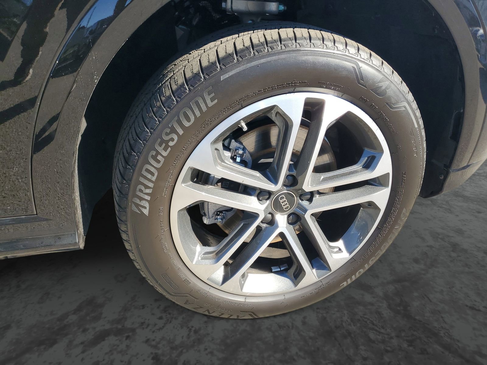 Used 2025 Audi Q5 Premium w/ Convenience Package image 6