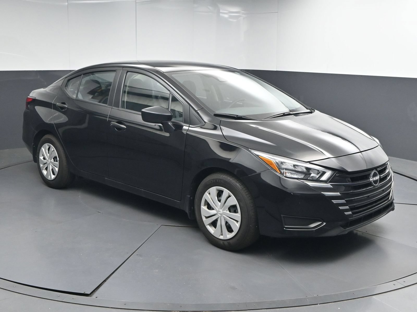 Certified 2025 Nissan Versa S w/ Trunk Package FWD image 1