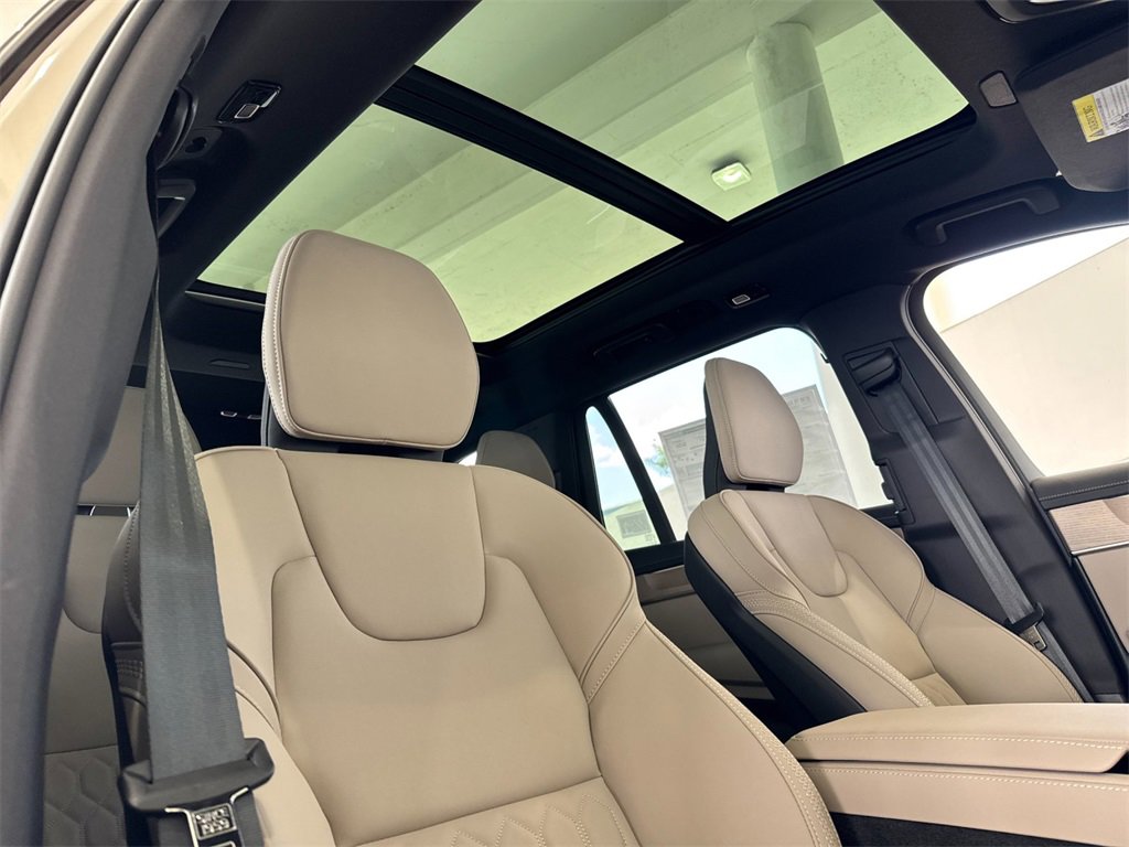 New 2026 Volvo XC90 T8 Plus image 17