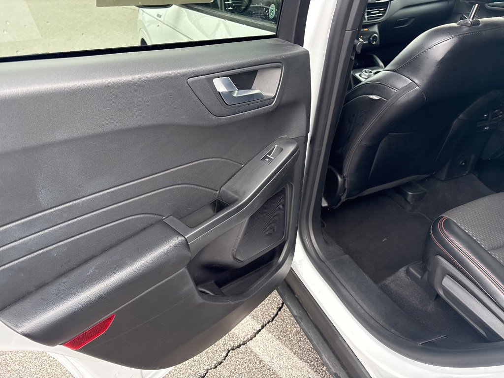 Used 2023 Ford Escape ST-Line image 15