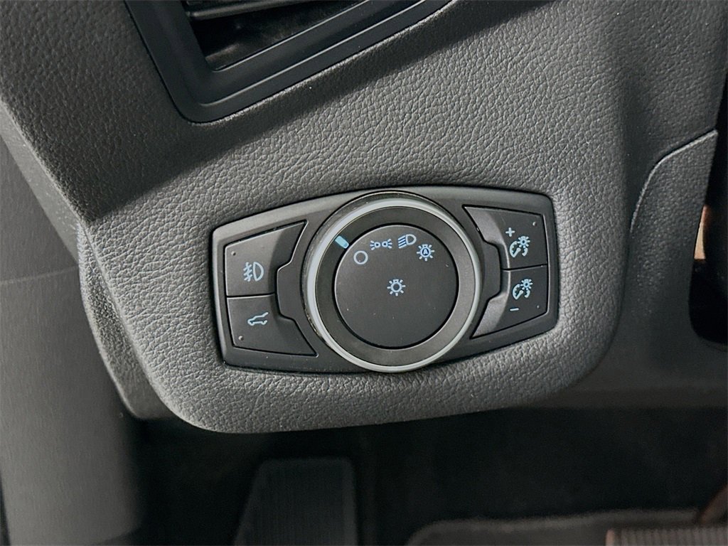 Used 2018 Ford Escape SE image 17