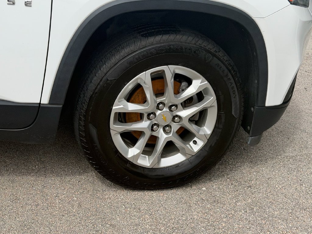 Used 2020 Chevrolet Traverse LS FWD image 9