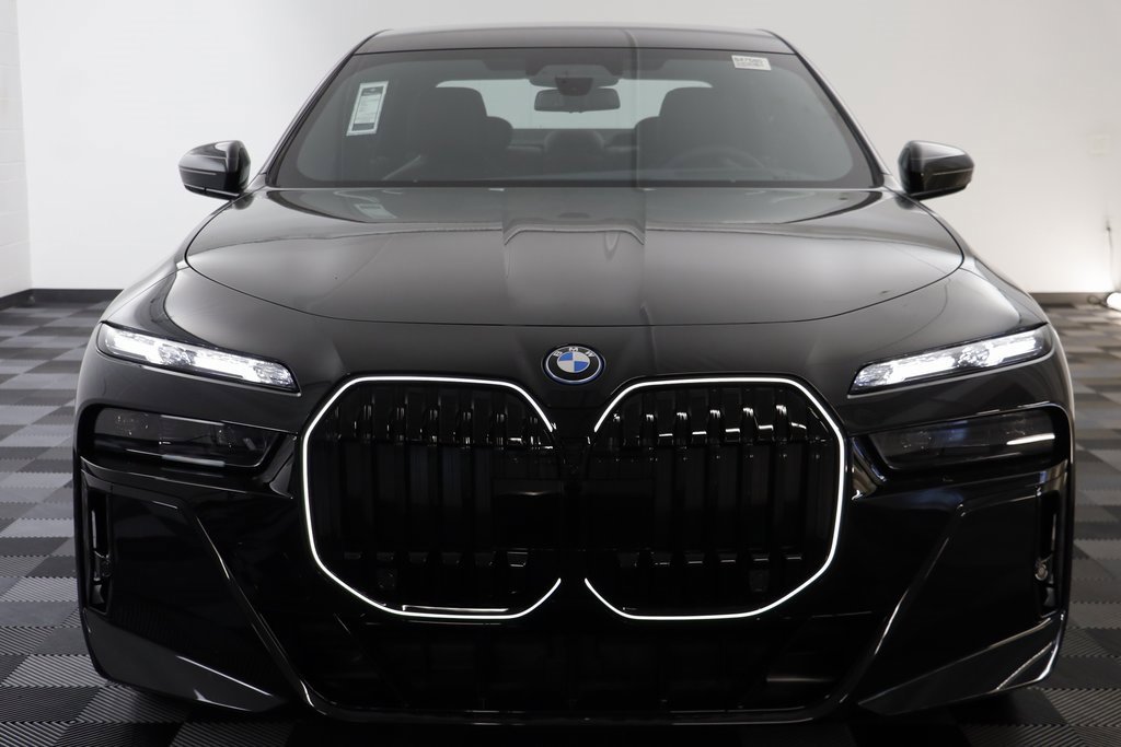 New 2026 BMW 750e xDrive w/ Executive Package image 25