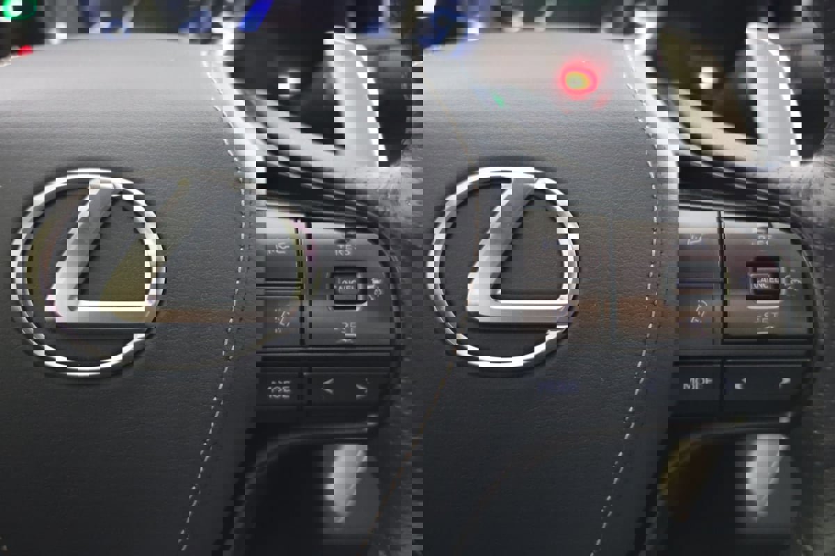 Used 2022 Lexus LC 500 Coupe w/ Performance Package RWD image 28