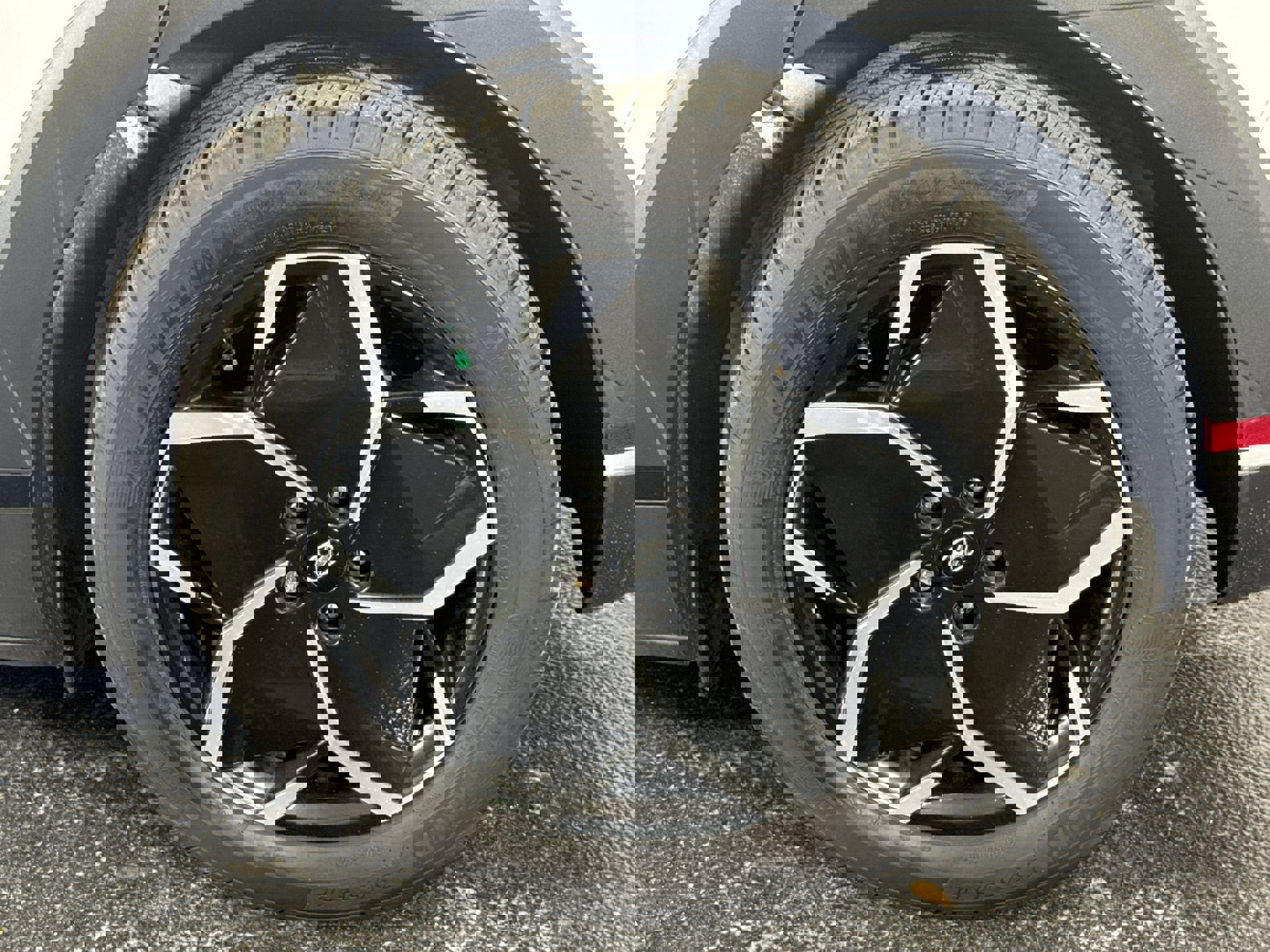 Used 2023 Hyundai Ioniq 5 SE w/ Cargo Package image 14