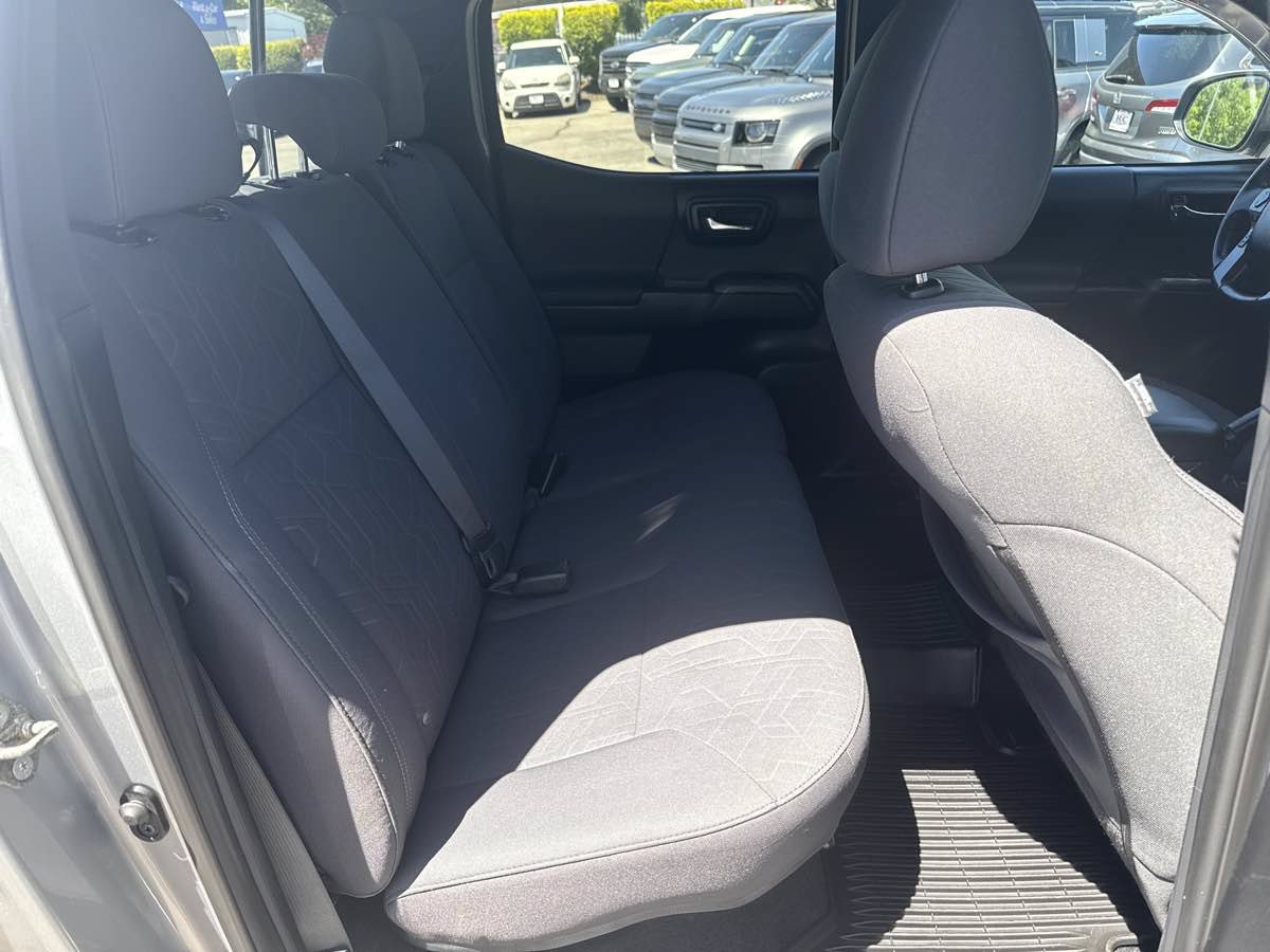 Used 2019 Toyota Tacoma TRD Sport AWD/4WD image 17