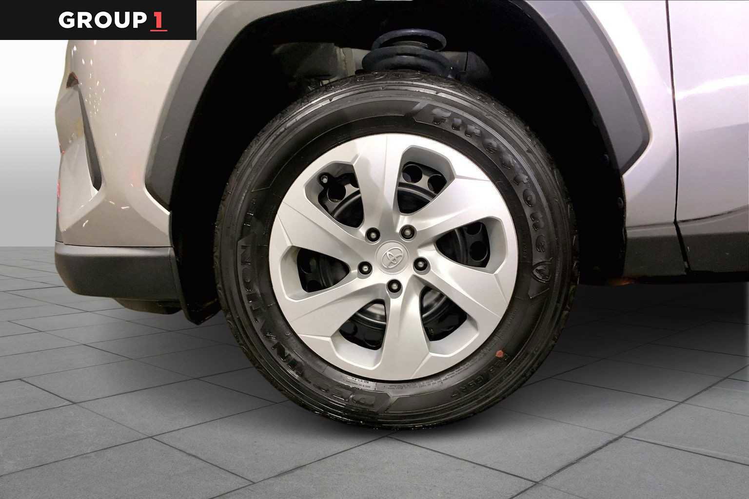 Used 2022 Toyota RAV4 LE image 10