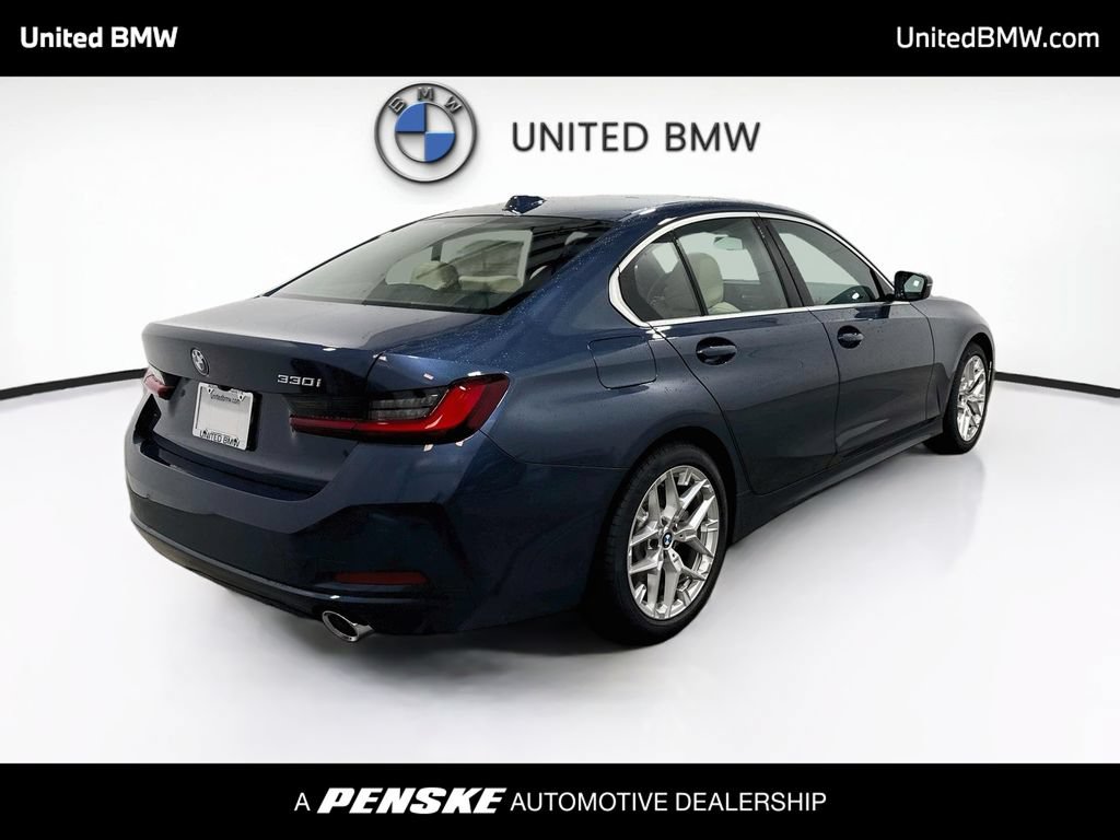New 2026 BMW 330i Sedan w/ Premium Package RWD image 5