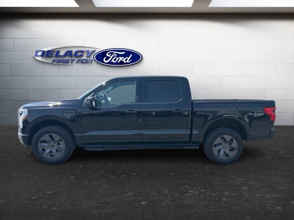 Used 2022 Ford F150 Lightning Lariat AWD/4WD image 4