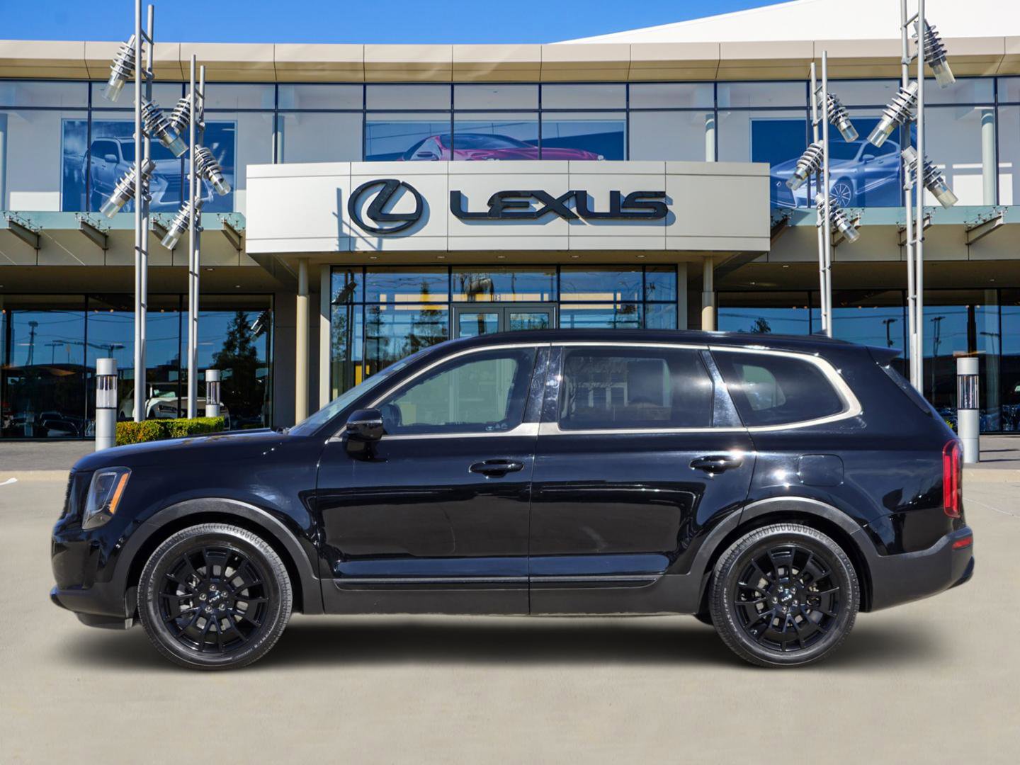 Used 2022 Kia Telluride SX w/ Nightfall Edition Package image 3