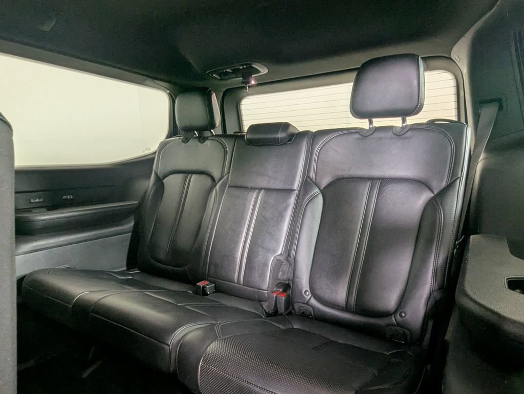 Used 2024 Jeep Wagoneer Series II w/ Flexible Seating Group RWD image 26