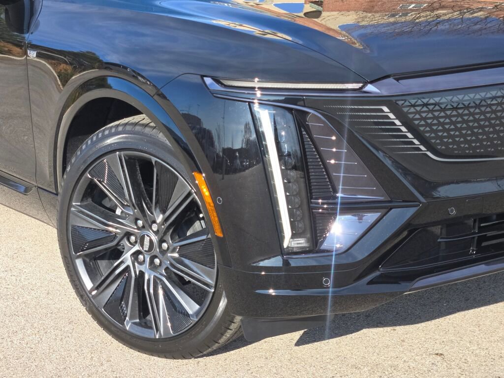 New 2026 Cadillac Lyriq Signature Sport video 3