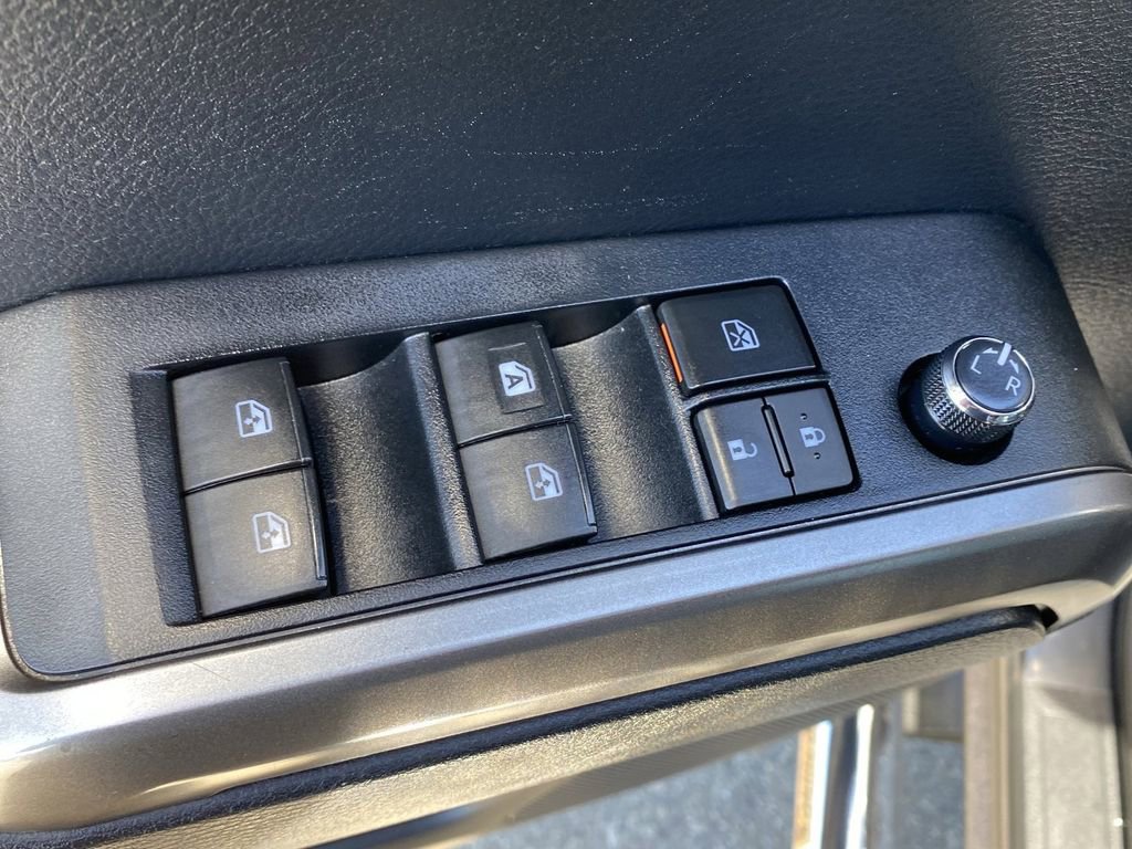 Certified 2018 Toyota Tacoma SR5 RWD image 24