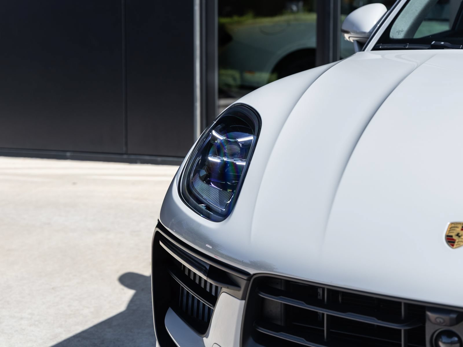 Certified 2024 Porsche Macan S AWD/4WD image 18