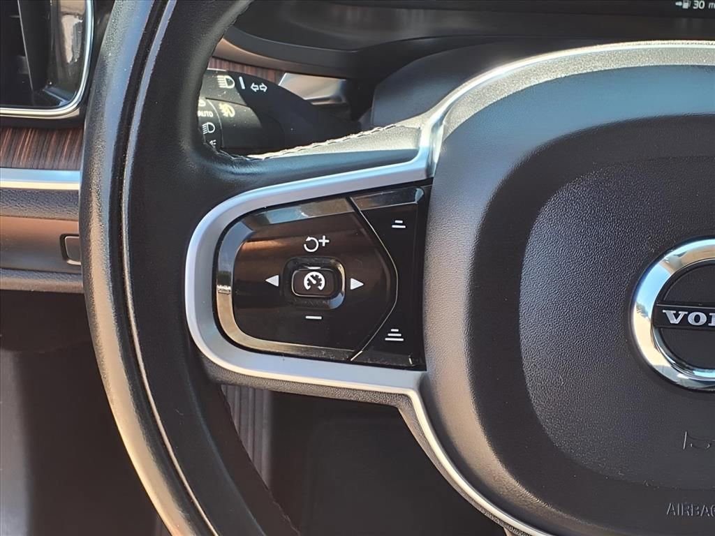 Used 2021 Volvo S60 T5 Momentum image 5