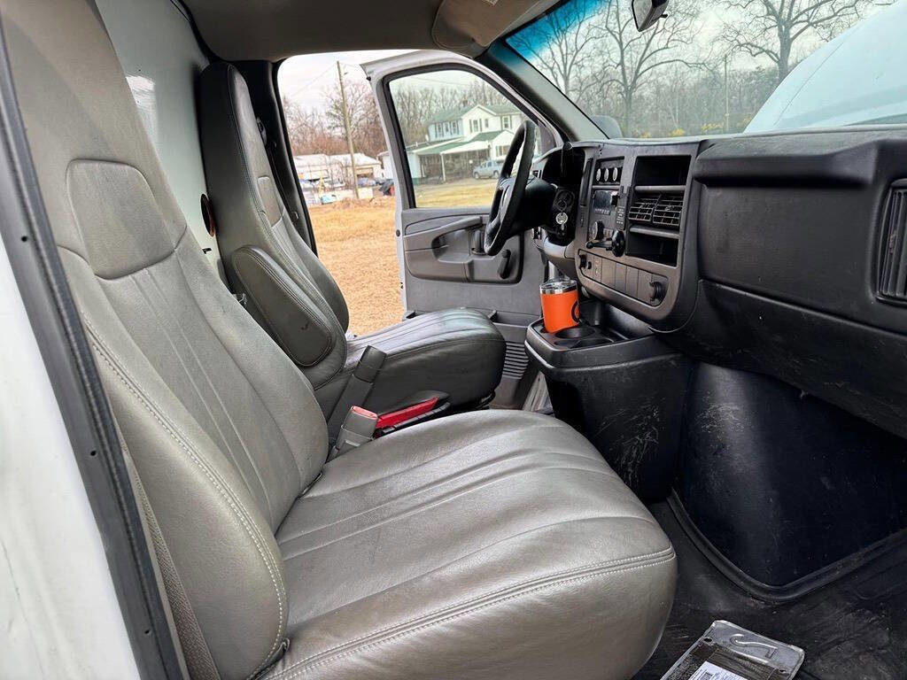 Used 2014 Chevrolet Express 3500 image 14