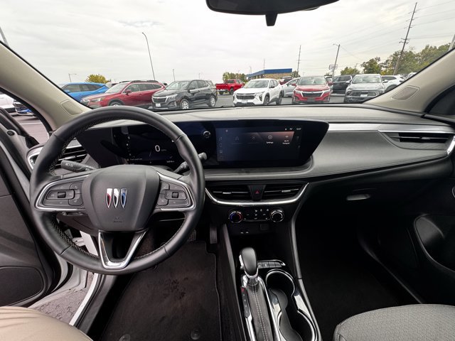 Used 2025 Buick Encore GX Preferred w/ Comfort Package image 14