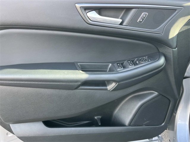 Used 2023 Ford Edge SE image 25