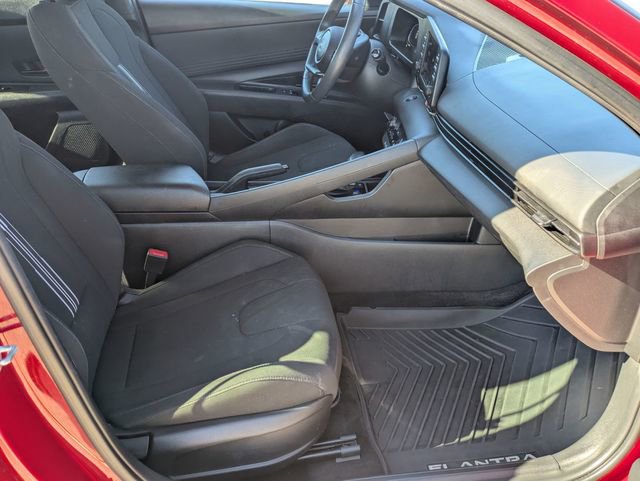 Used 2025 Hyundai Elantra Sport image 28