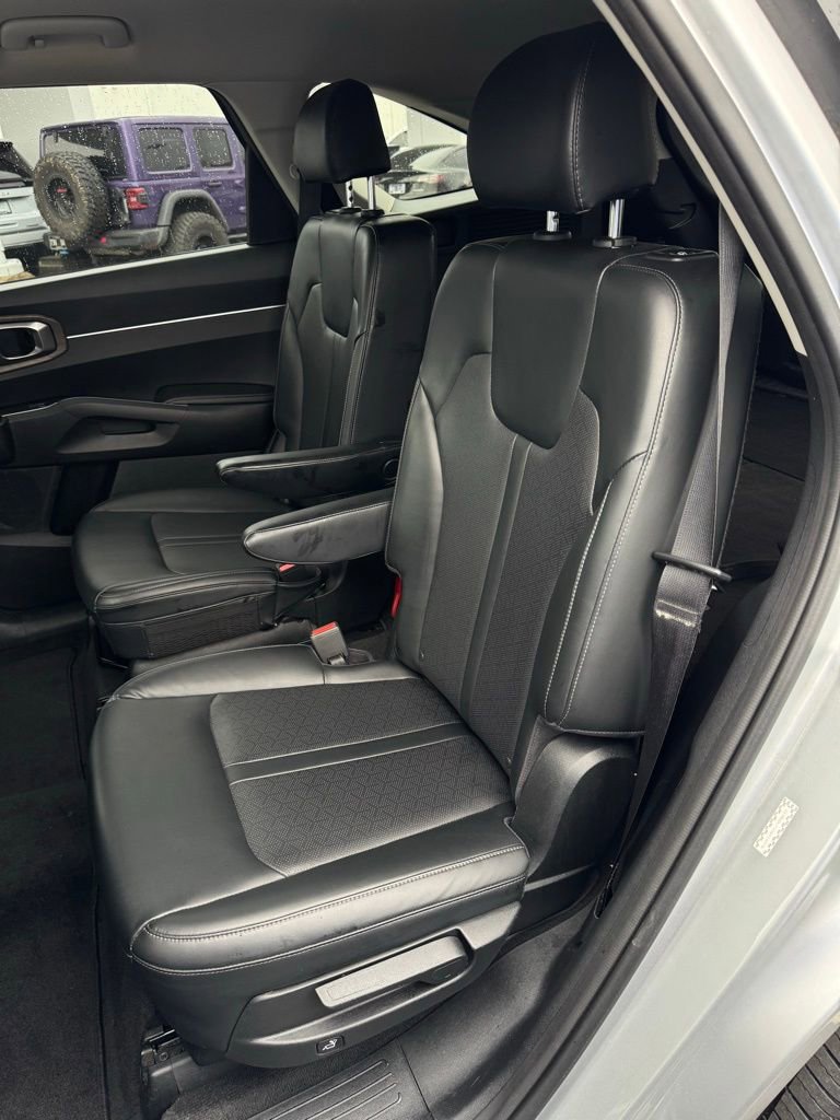 Used 2021 Kia Sorento EX image 30