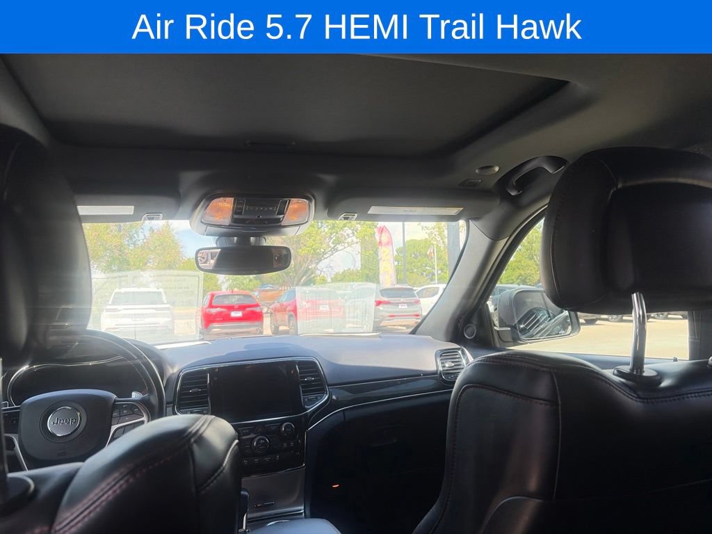 Used 2021 Jeep Grand Cherokee Trailhawk w/ Premium Lighting Group AWD/4WD image 24