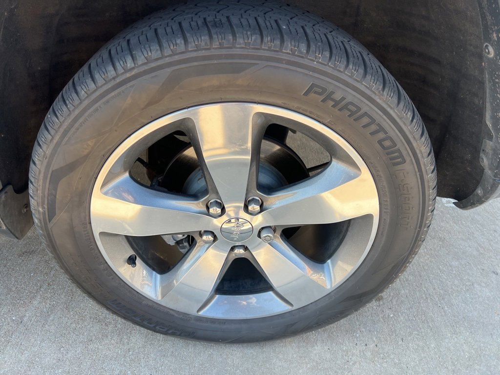 Used 2015 Jeep Grand Cherokee Limited w/ Luxury Group II image 4