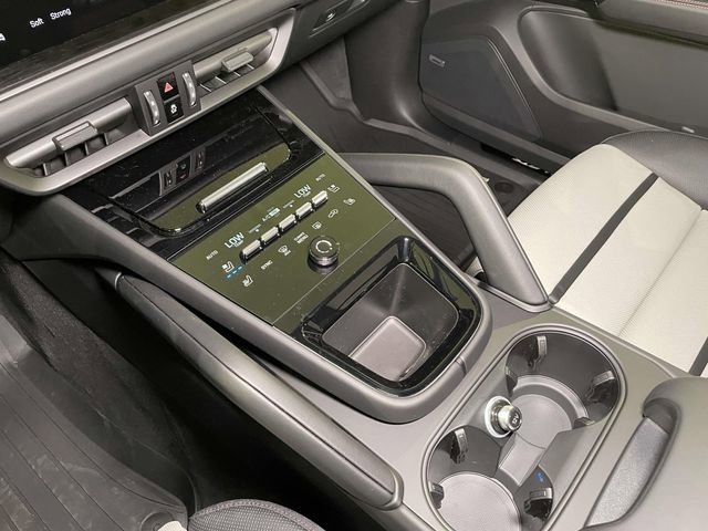 New 2026 Porsche Cayenne GTS image 34