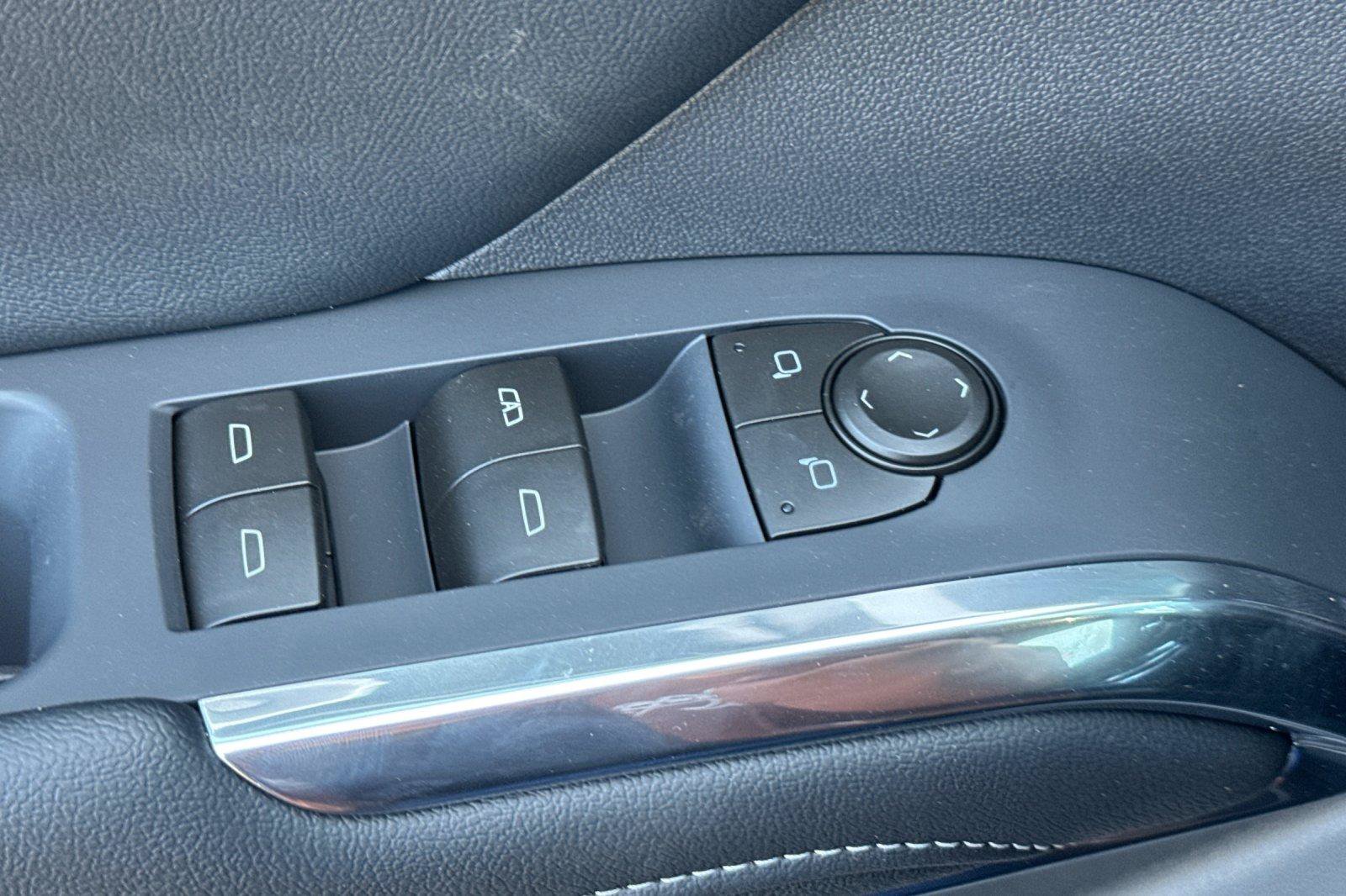 New 2027 Chevrolet Traverse LT w/ Midnight/Sport Edition FWD image 14