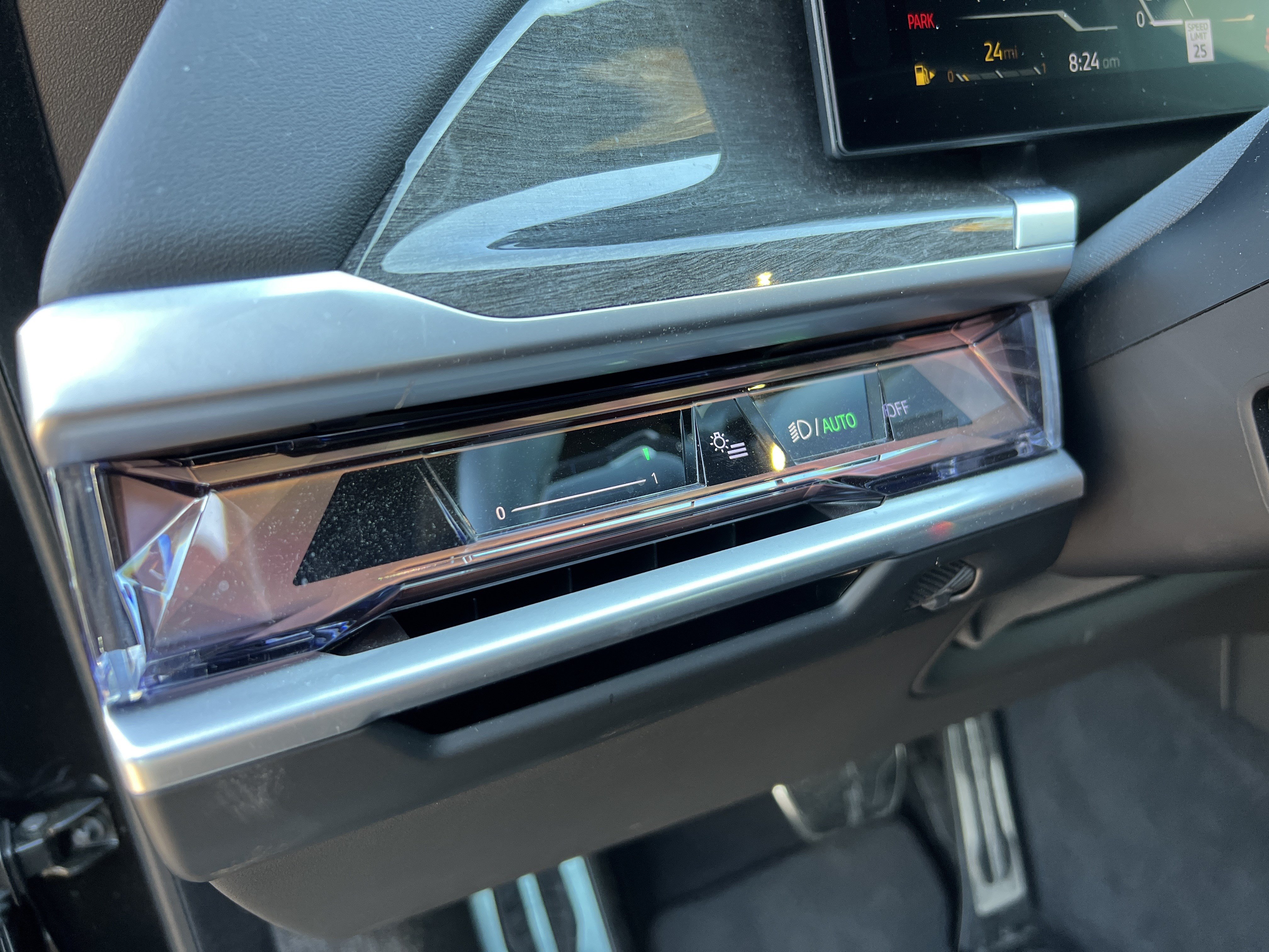 Certified 2024 BMW 740i xDrive AWD/4WD image 37