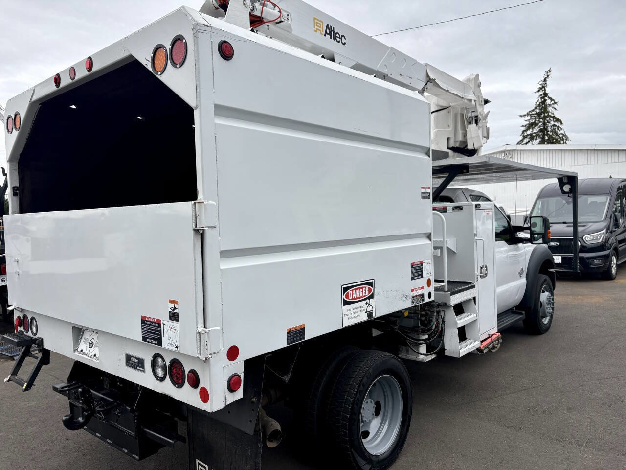 Used 2016 Ford F550 4x4 Regular Cab Super Duty image 12