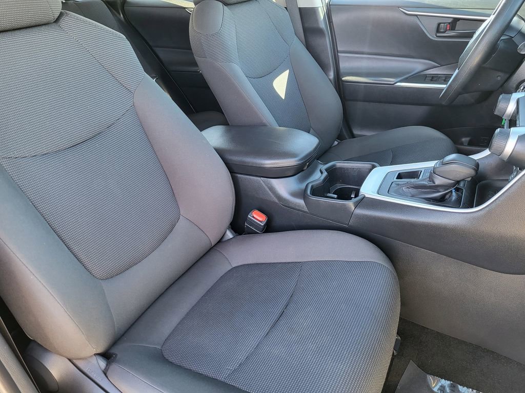 Used 2024 Toyota RAV4 LE image 4