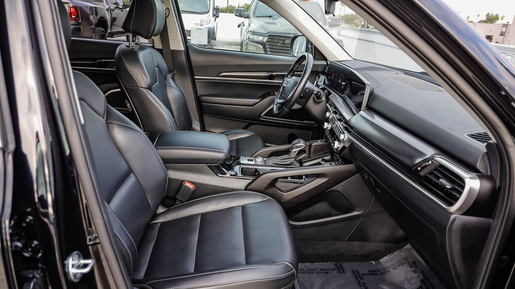 Used 2025 Kia Telluride S AWD/4WD image 21