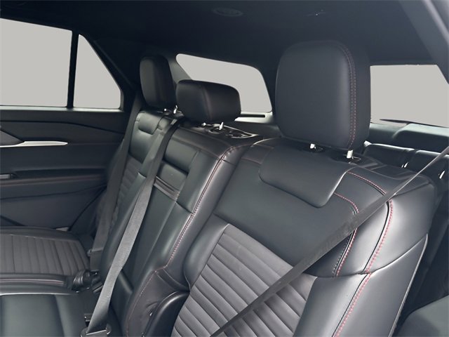 Used 2025 Ford Explorer ST-Line w/ ST-Line Street Pack image 19