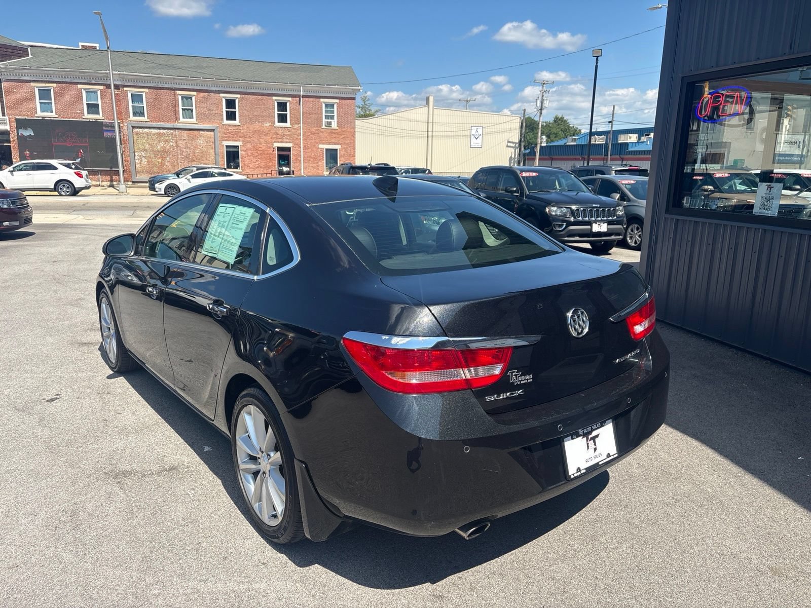 Used 2015 Buick Verano Leather w/ Experience Buick Package FWD image 3