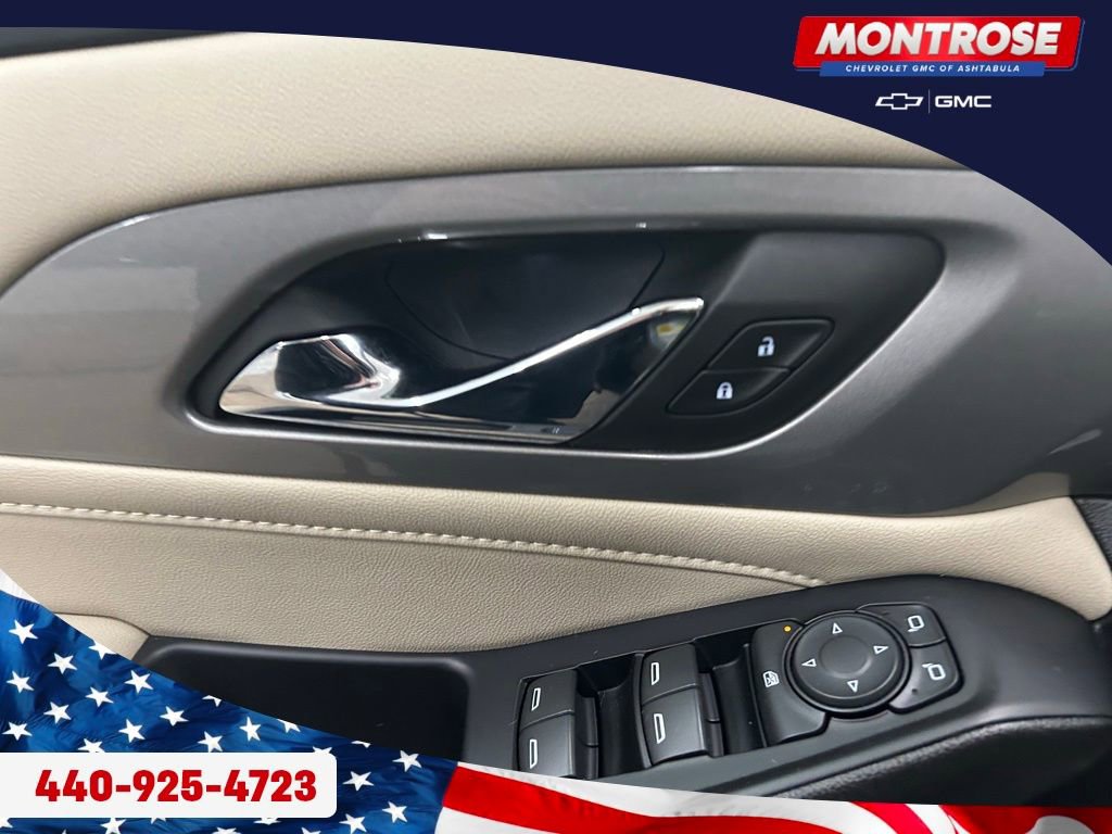 Used 2023 Chevrolet Traverse LS image 10