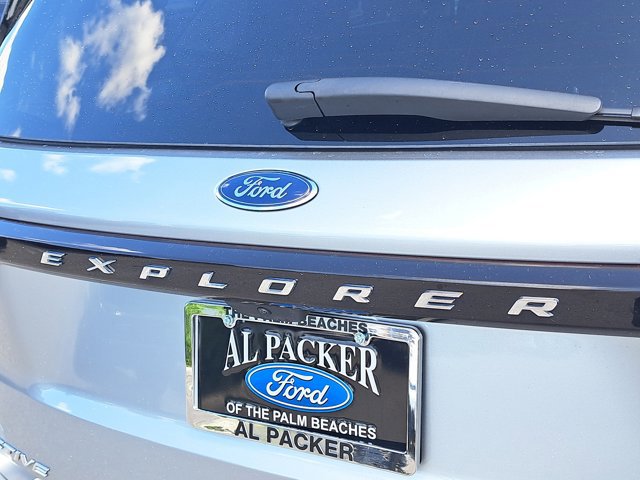 Certified 2025 Ford Explorer Active AWD/4WD image 9