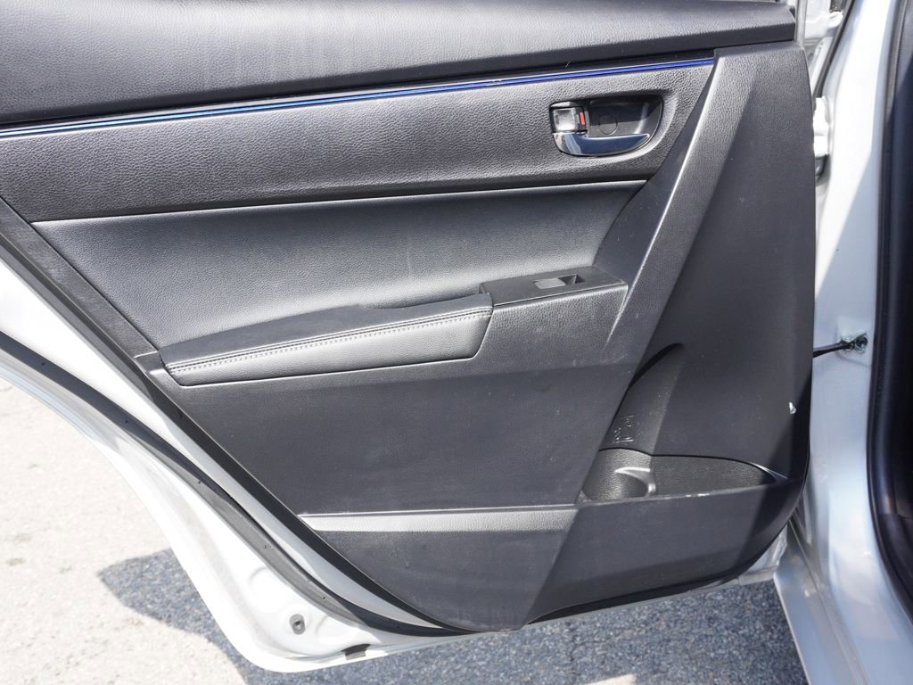 Used 2019 Toyota Corolla SE image 18