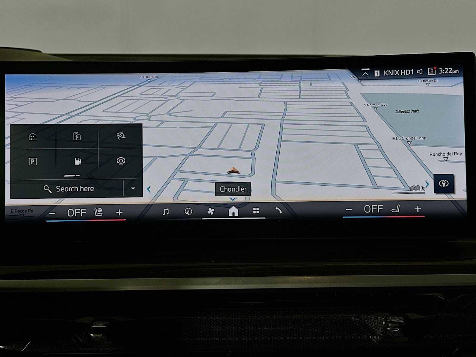 Used 2024 BMW X7 xDrive40i w/ Premium Package image 14