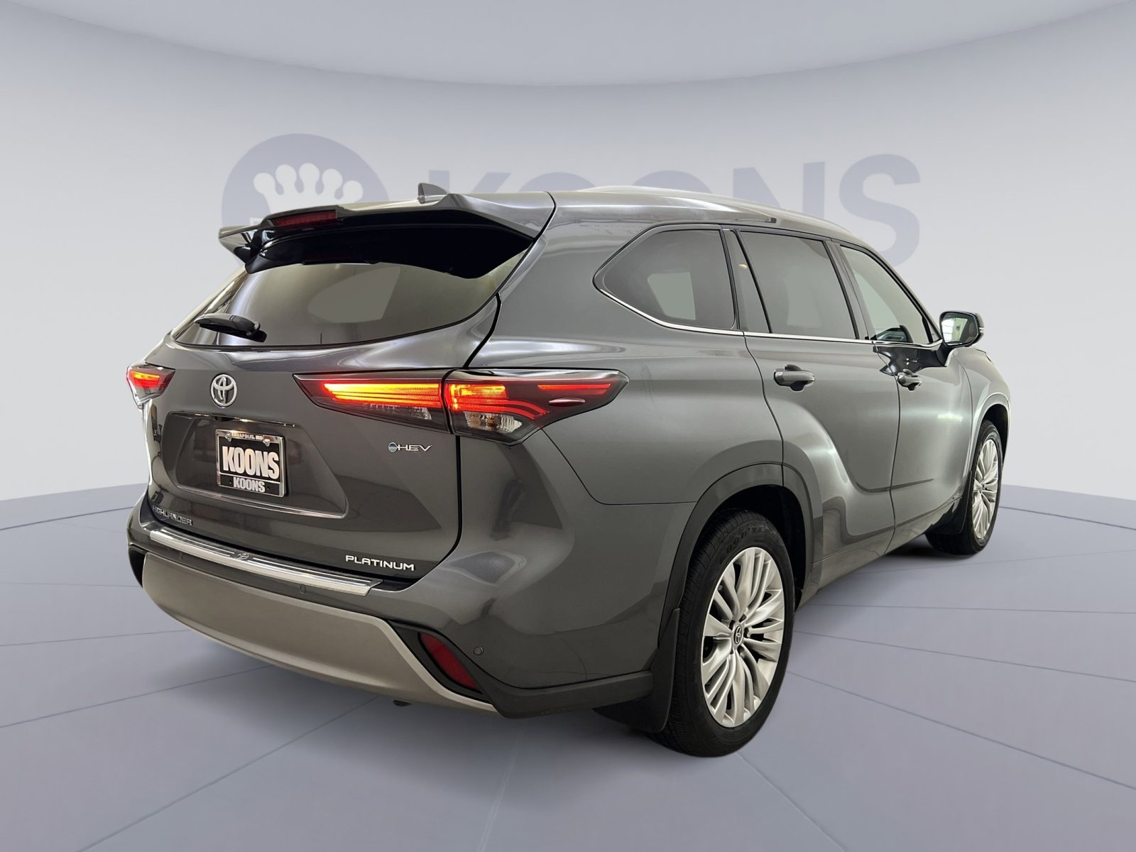 Used 2025 Toyota Highlander Platinum AWD/4WD image 8