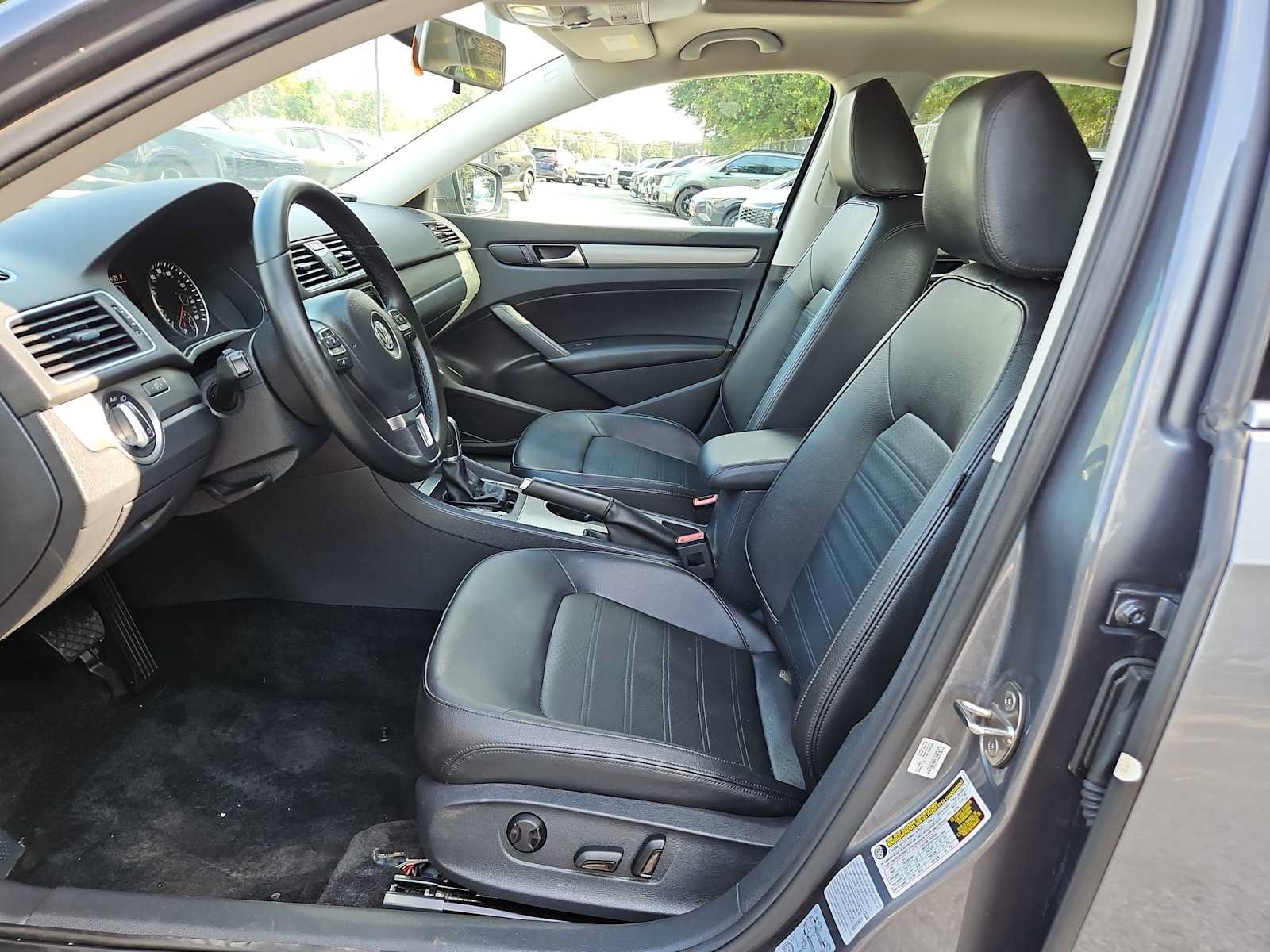 Used 2015 Volkswagen Passat 1.8T SE FWD image 11