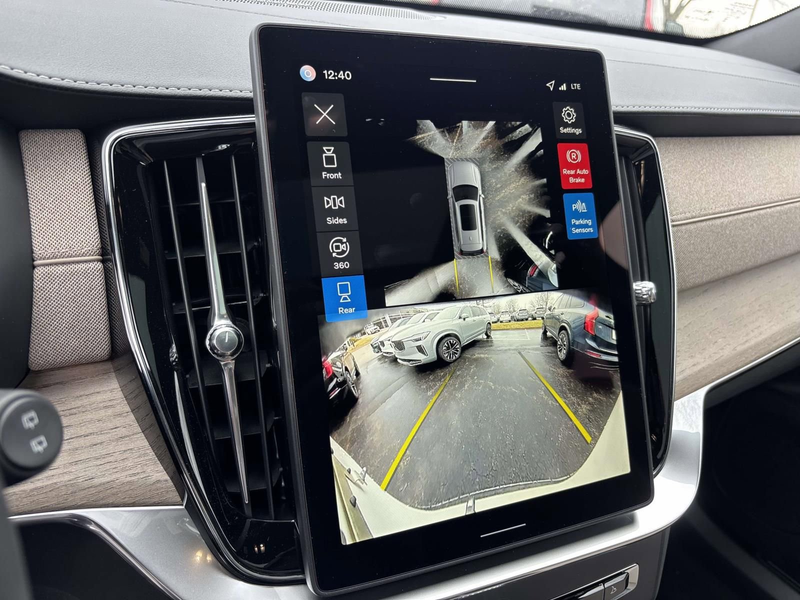 New 2026 Volvo XC90 B6 Plus w/ Protection Package Premier image 21