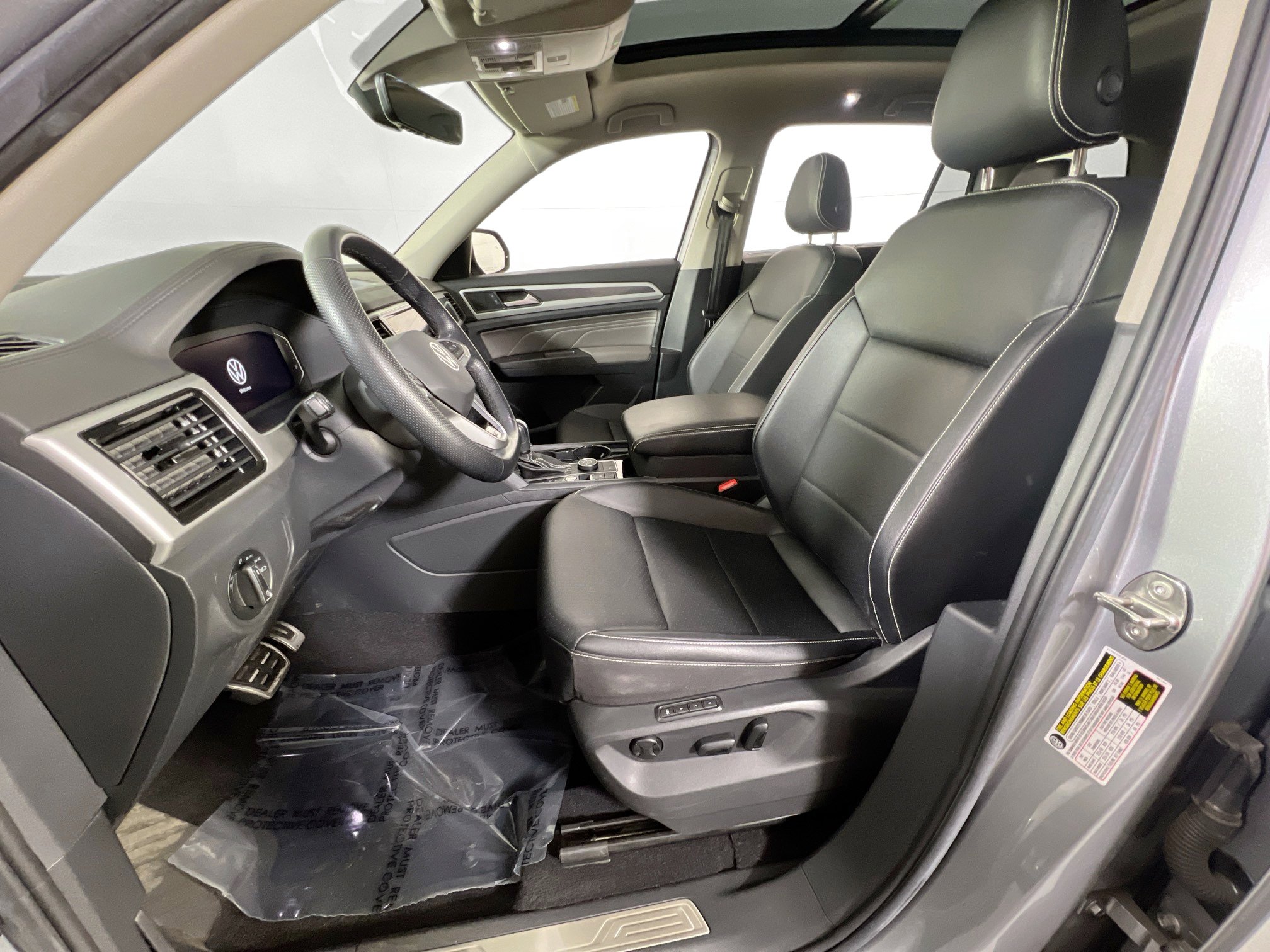 Used 2023 Volkswagen Atlas SEL R-Line image 21