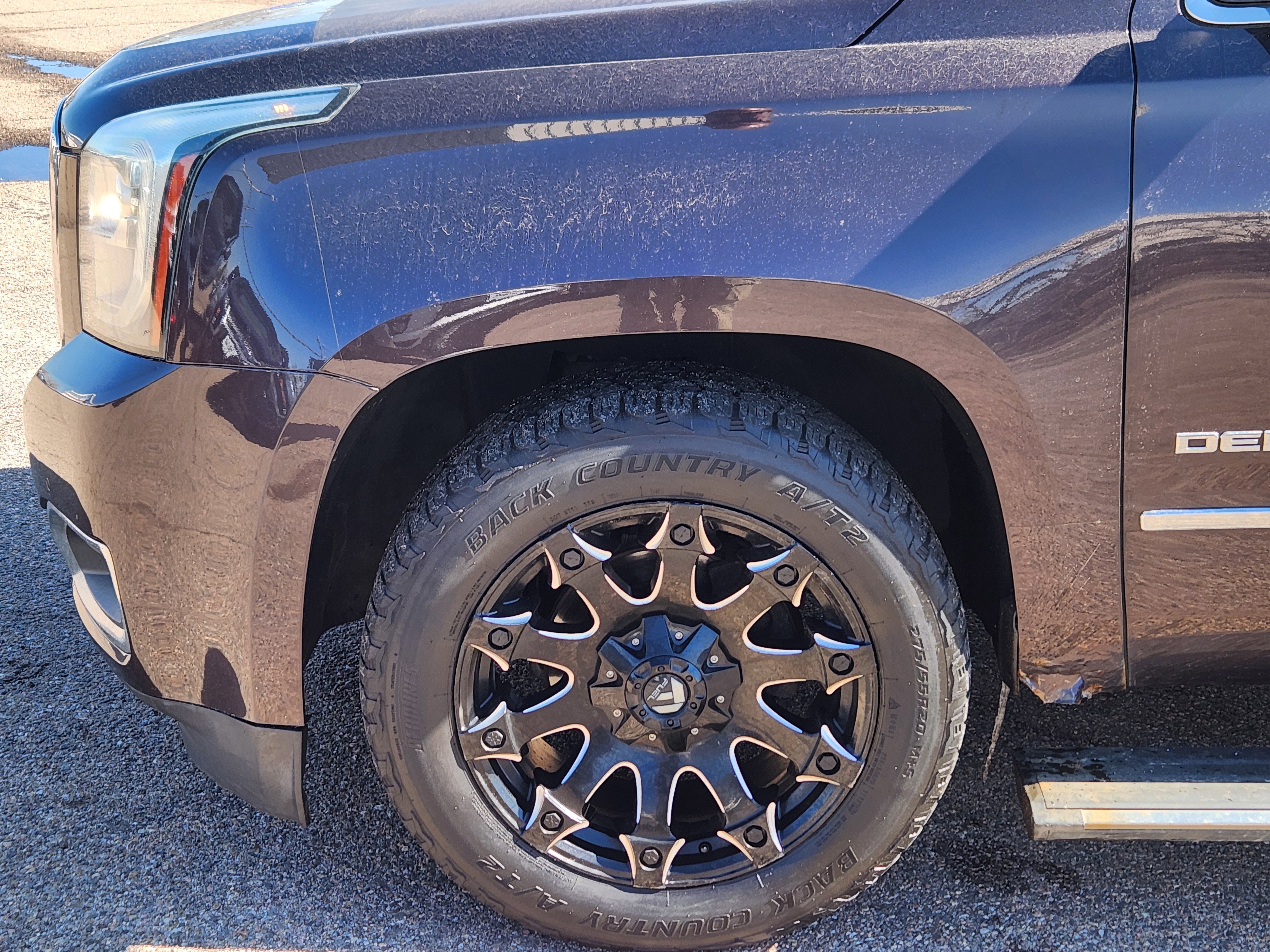 Used 2015 GMC Yukon XL Denali image 6