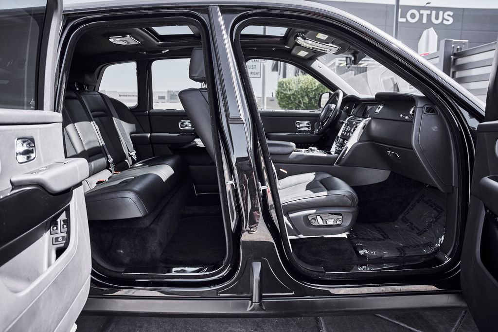 Used 2020 Rolls-Royce Cullinan AWD/4WD image 26