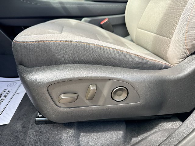 Used 2026 Chevrolet Traverse LT w/ Driver Confidence Package FWD image 12