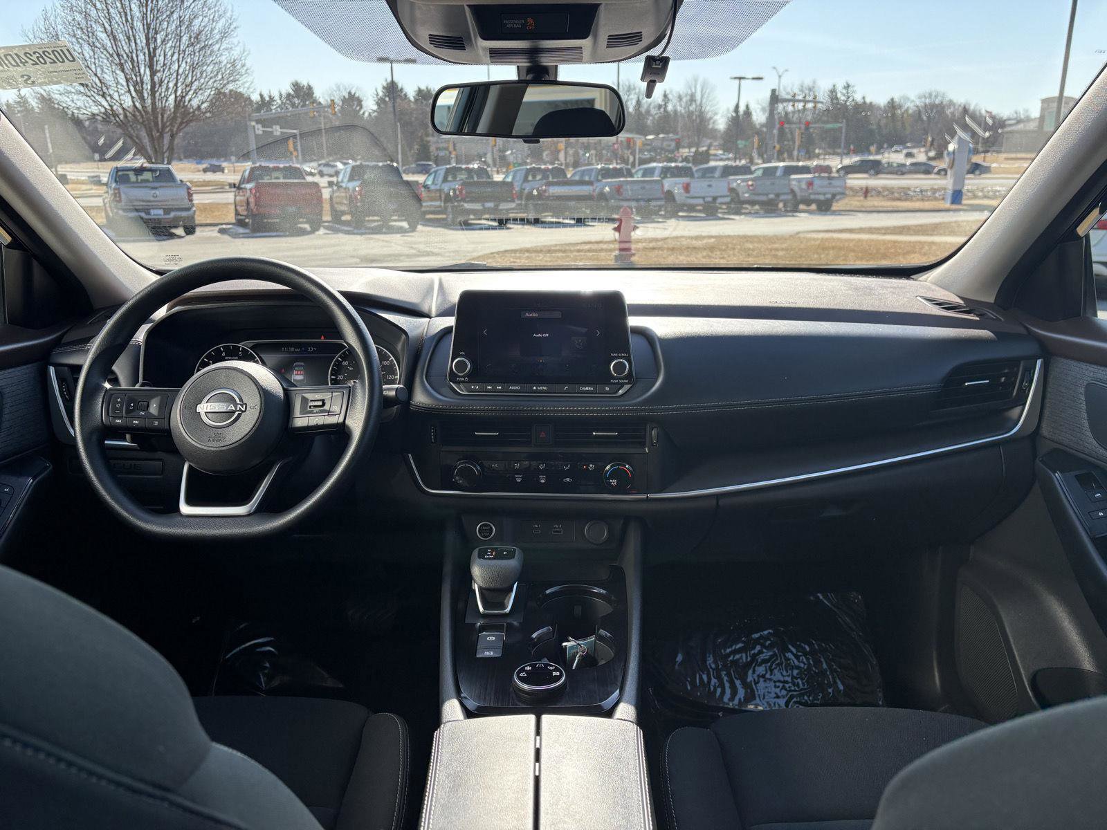 Used 2023 Nissan Rogue S AWD/4WD image 6