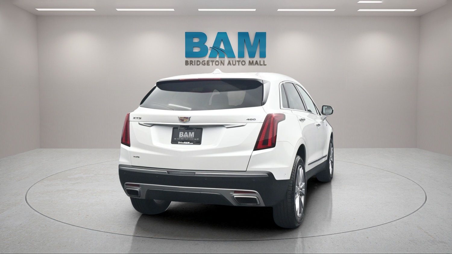Used 2024 Cadillac XT5 Premium Luxury w/ Technology Package AWD/4WD image 5
